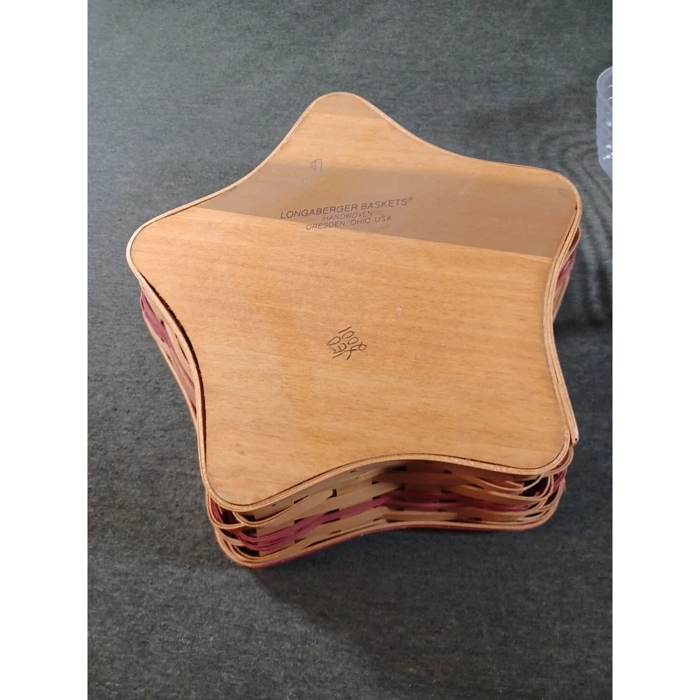 Longaberger 2001 Christmas Collection Shining Star Basket & Protector